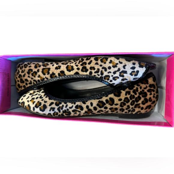 Corkys Tania Womens Size 8 flat Leopard Velvet Open Toe Flats NIB - Picture 4 of 8